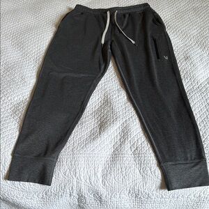 Vuori Gray Sweatpants Elastic Waistband Cuffed Ankles
